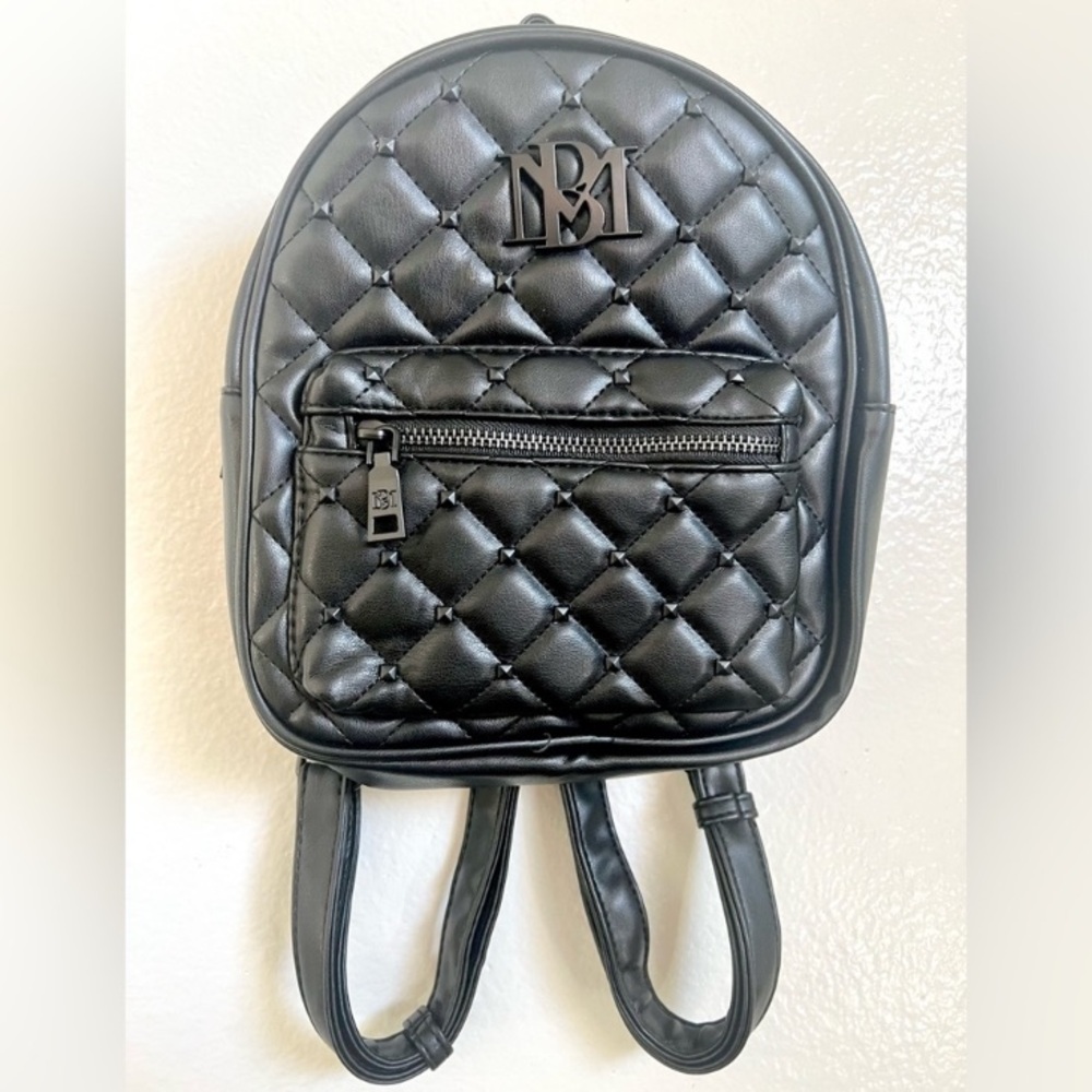 ❤️Badgley Mischka Pocket Studded
Backpack